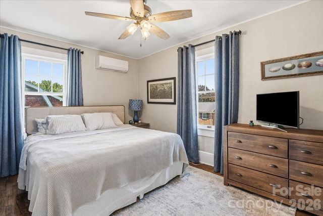 203 Pennsylvania Avenue, Canton, NC 28716