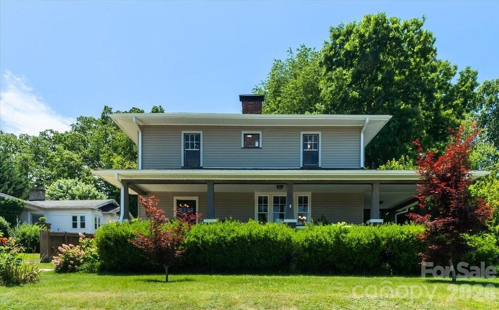 203 Pennsylvania Avenue, Canton, NC 28716