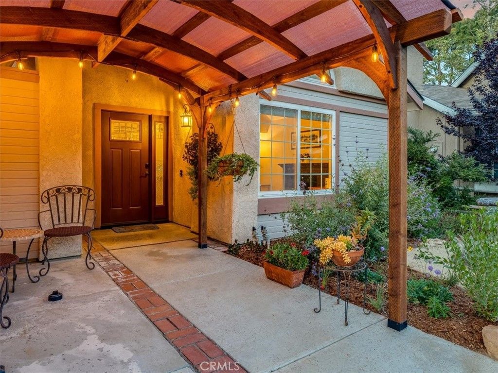 Image 10 of property listing at 1407 Charter Court, Santa Maria, CA 93455