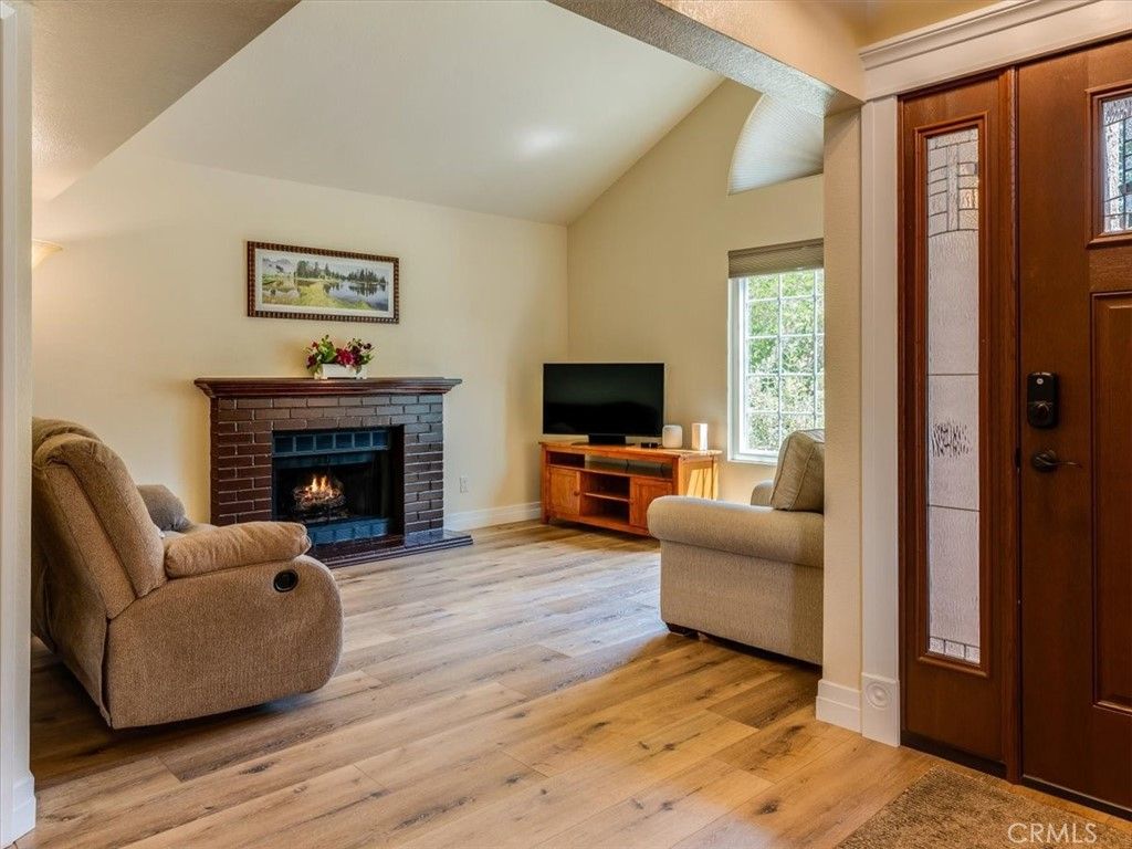 Image 14 of property listing at 1407 Charter Court, Santa Maria, CA 93455