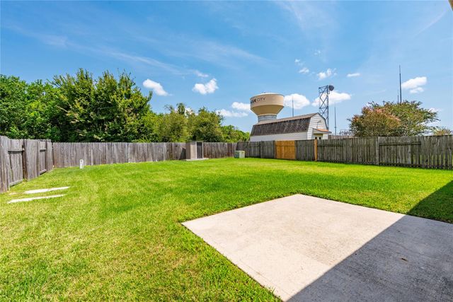 608 Manor Ridge Lane, League City, TX 77573