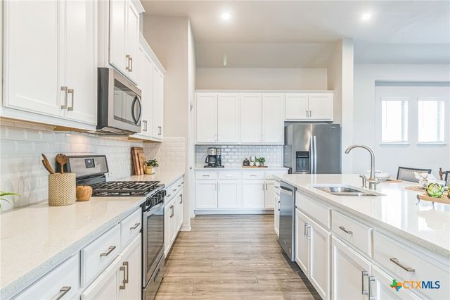 7901 Sunrise Ravine Pass, Lago Vista, TX 78645