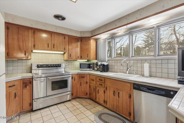 4 Marion Avenue, Albany, NY 12203