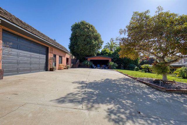 215 N Vulcan Drive, Encinitas, CA 92024