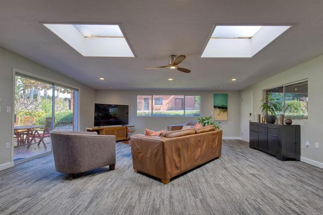 215 N Vulcan Drive, Encinitas, CA 92024