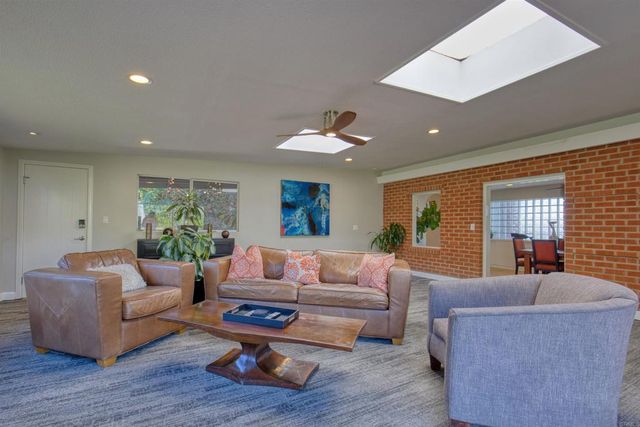 215 N Vulcan Drive, Encinitas, CA 92024