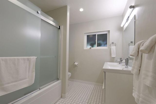 215 N Vulcan Drive, Encinitas, CA 92024