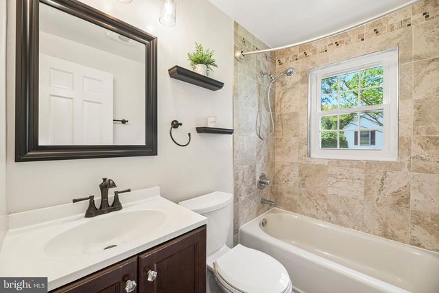 8420 LEAF RD, Alexandria, VA 22309