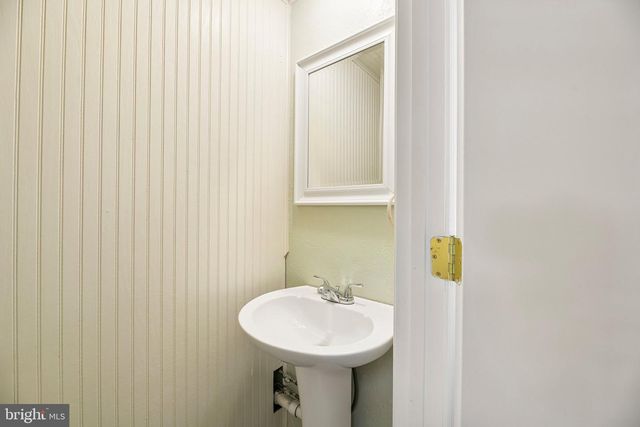 8420 LEAF RD, Alexandria, VA 22309
