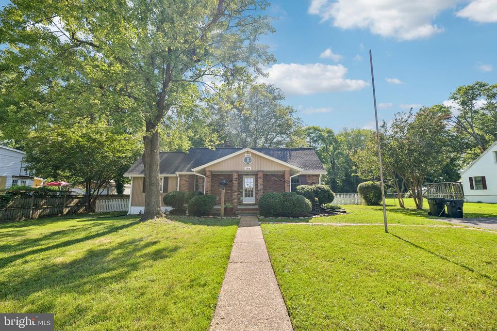 8420 LEAF RD, Alexandria, VA 22309