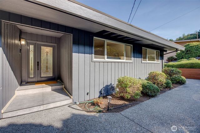 2434 73rd Avenue SE, Mercer Island, WA 98040