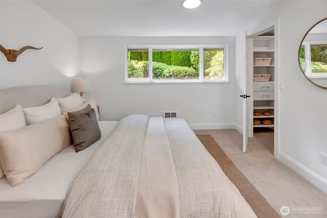 2434 73rd Avenue SE, Mercer Island, WA 98040