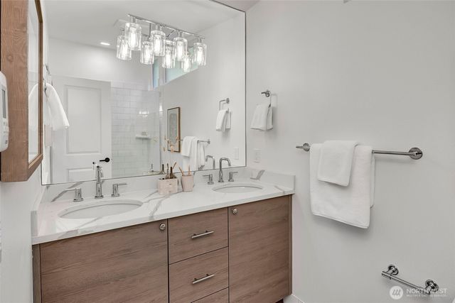 2434 73rd Avenue SE, Mercer Island, WA 98040