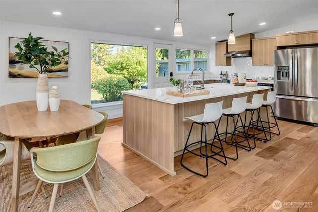 2434 73rd Avenue SE, Mercer Island, WA 98040