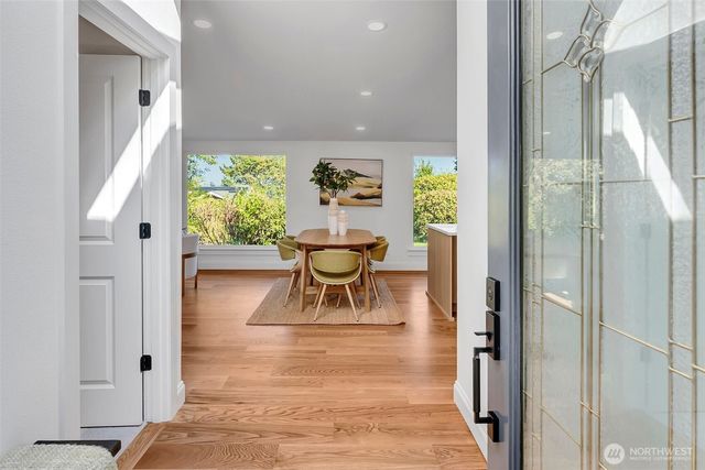 2434 73rd Avenue SE, Mercer Island, WA 98040