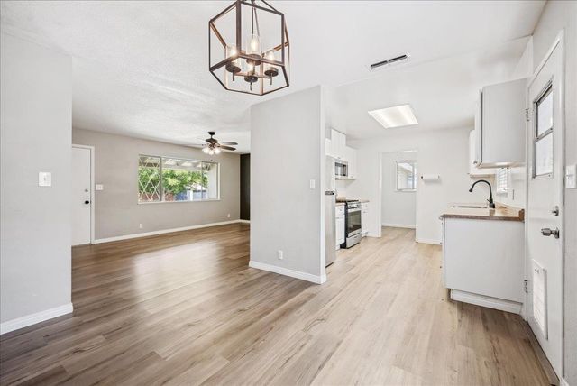 817 Oakland Ave, Roseville, CA 95678