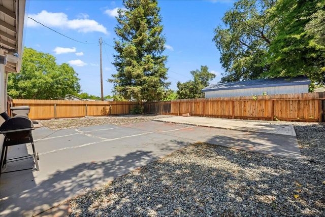 817 Oakland Ave, Roseville, CA 95678