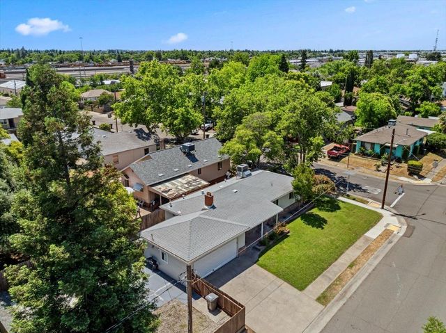 817 Oakland Ave, Roseville, CA 95678