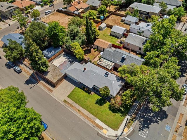 817 Oakland Ave, Roseville, CA 95678