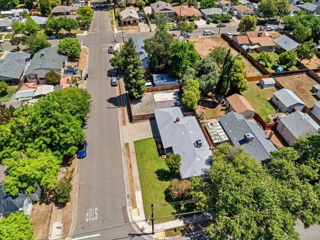 817 Oakland Ave, Roseville, CA 95678