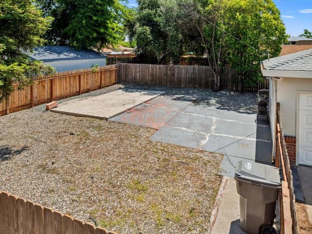 817 Oakland Ave, Roseville, CA 95678