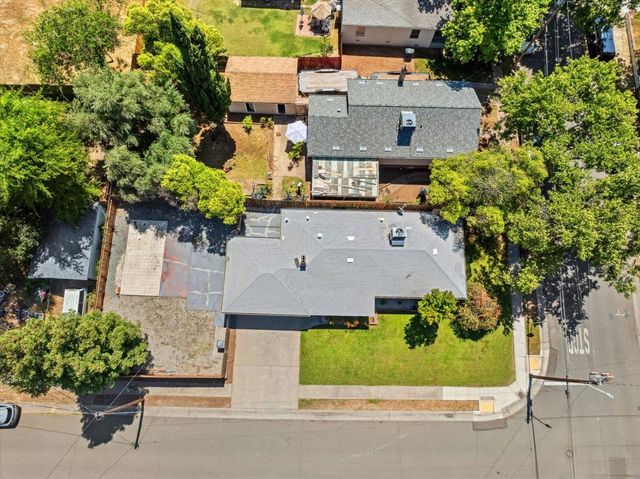 817 Oakland Ave, Roseville, CA 95678