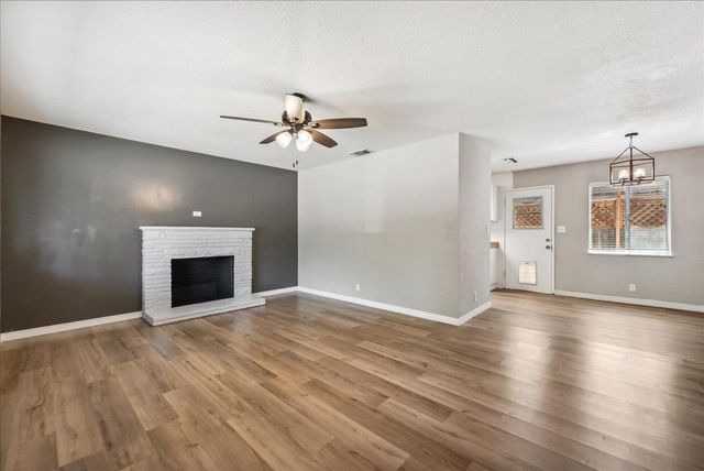 817 Oakland Ave, Roseville, CA 95678