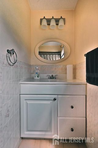 43 Christopher Street, Carteret, NJ 07008
