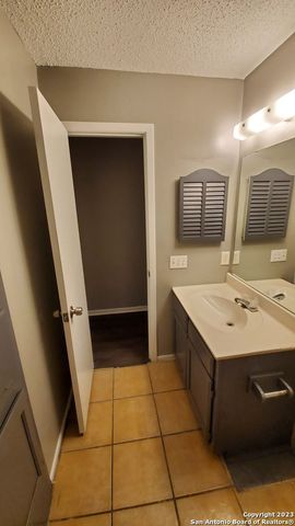 4704 Oakfield Way, San Antonio, TX 78250