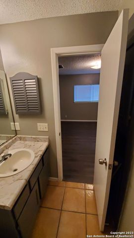 4704 Oakfield Way, San Antonio, TX 78250