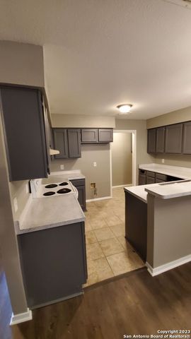 4704 Oakfield Way, San Antonio, TX 78250