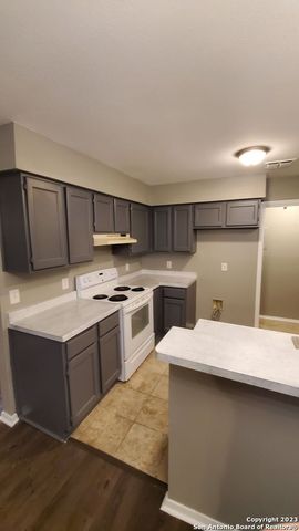 4704 Oakfield Way, San Antonio, TX 78250