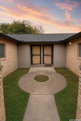 4704 Oakfield Way, San Antonio, TX 78250