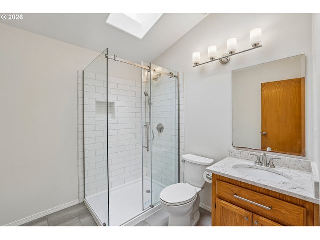 6886 Se REEDVILLE CREEK Dr, Hillsboro, OR 97123