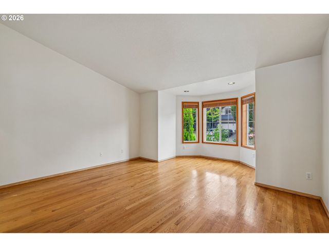 6886 Se REEDVILLE CREEK Dr, Hillsboro, OR 97123
