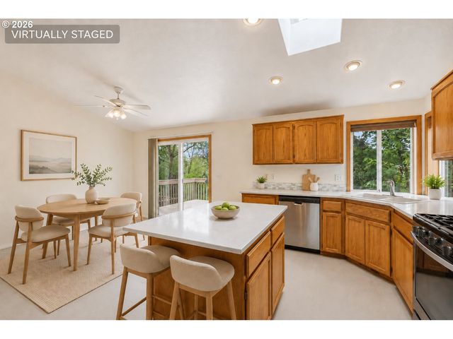 6886 Se REEDVILLE CREEK Dr, Hillsboro, OR 97123