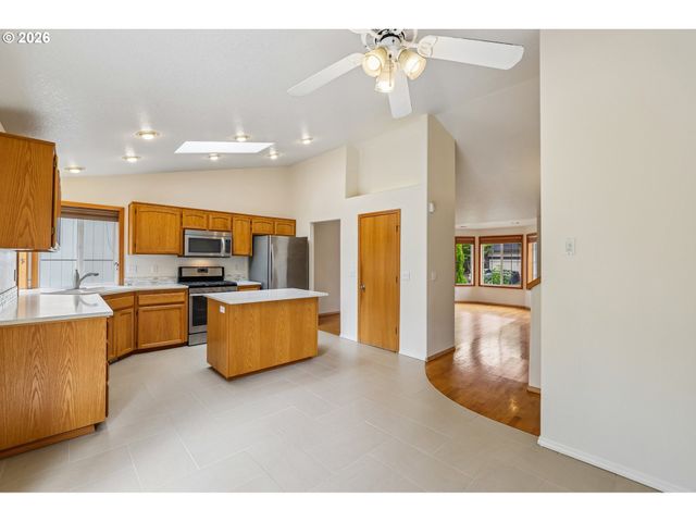 6886 Se REEDVILLE CREEK Dr, Hillsboro, OR 97123