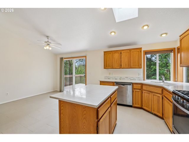 6886 Se REEDVILLE CREEK Dr, Hillsboro, OR 97123