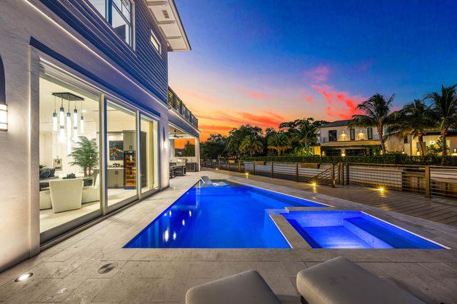 12898 S Shore Drive, Palm Beach Gardens, FL 33410