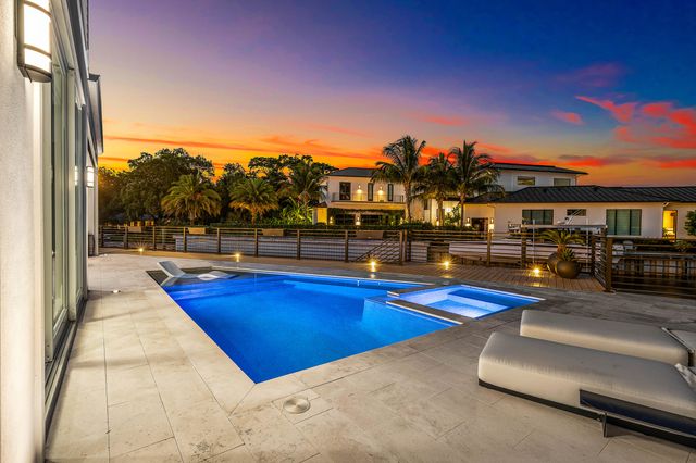 12898 S Shore Drive, Palm Beach Gardens, FL 33410