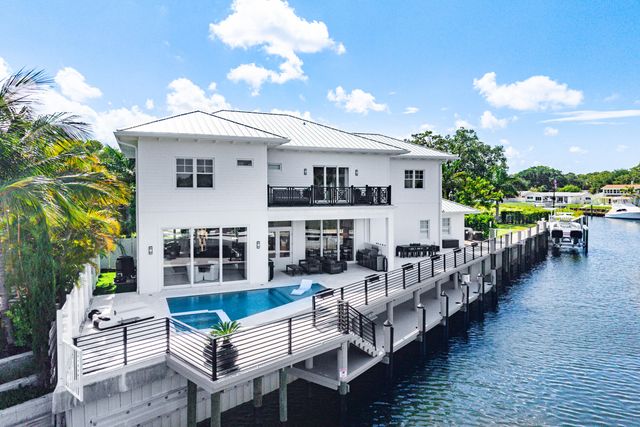 12898 S Shore Drive, Palm Beach Gardens, FL 33410