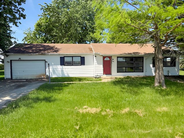 424 S 3000 W Road, Kankakee, IL 60901