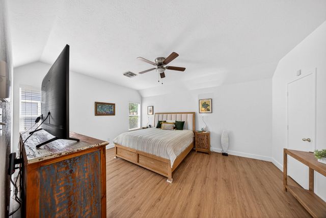 1318 Dennis Street, Houston, TX 77004