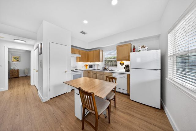 1318 Dennis Street, Houston, TX 77004