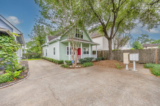 1318 Dennis Street, Houston, TX 77004