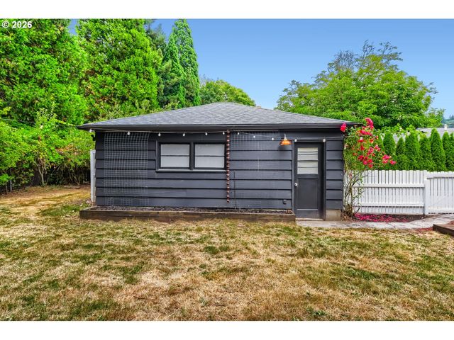 8545 Ne BEECH St, Portland, OR 97220