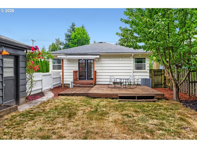 8545 Ne BEECH St, Portland, OR 97220