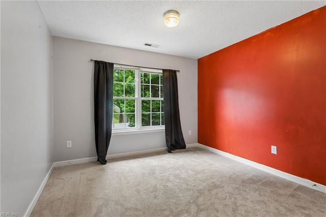 27 Wills WAY, Hampton, VA 23666