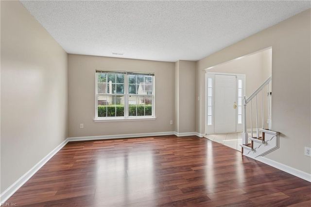 27 Wills WAY, Hampton, VA 23666