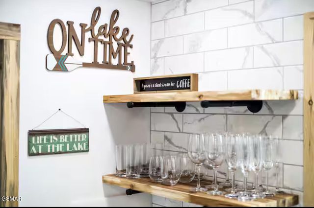 1448 Dover Lane, Dandridge, TN 37725